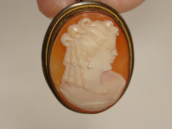 Vintage 900 Silver Carved Shell Cameo Pendant - Elegant Lady Portrait