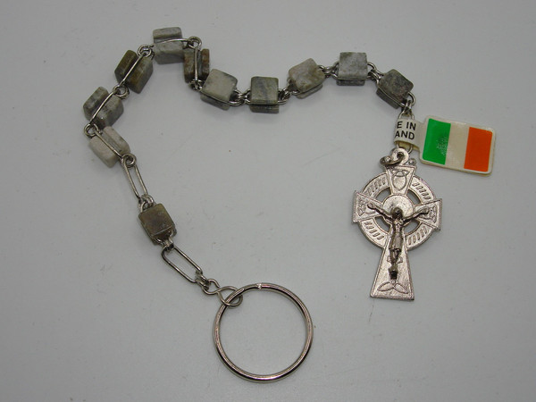 Celtic Connemara Marble Rosary Keychain - Paidrin Beag (10 Beads) - Made in Ireland