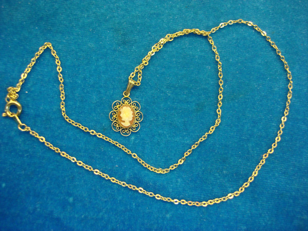 14K Gold Filled Carla Cameo Pendant Necklace - 18 Inch Chain