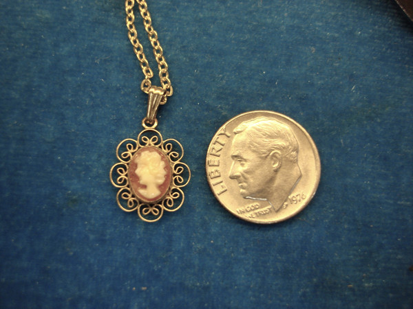 14K Gold Filled Carla Cameo Pendant Necklace - 18 Inch Chain