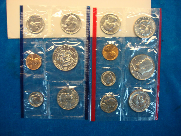 1981 US Mint Set - Uncirculated w/ Packaging Error & Missing Philadelphia Half Dollar