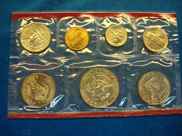1981 US Mint Set - Uncirculated w/ Packaging Error & Missing Philadelphia Half Dollar