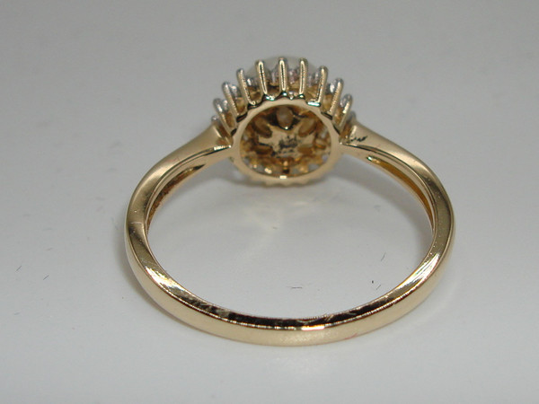 Elegant 14K Gold Pearl & Diamond Accent Ring - Size 7