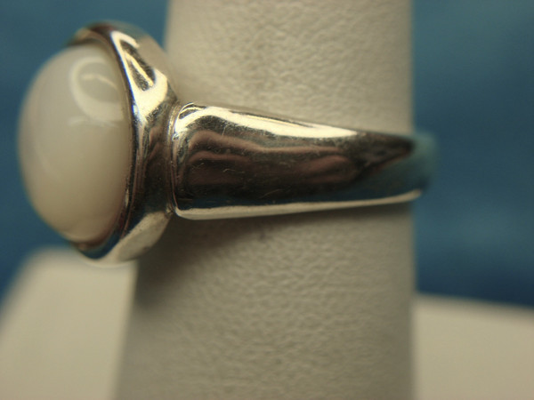 Sterling Silver Moonstone Ring - Size 6 3/4 - Pre-Owned