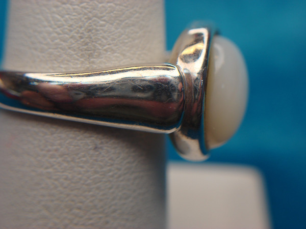 Sterling Silver Moonstone Ring - Size 6 3/4 - Pre-Owned