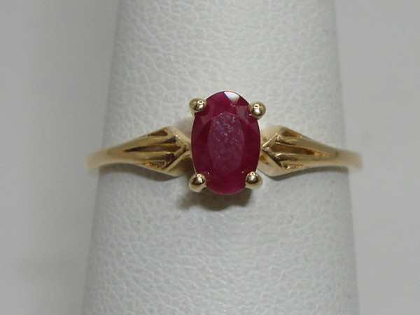 Vintage 14K Solid Gold Ruby Ring (Size 6) -  Radiant Oval Design