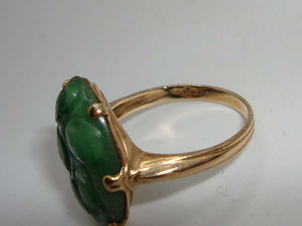 Vintage 14K Gold Carved Jade Ring | Size 6.5 | Elegant & Unique