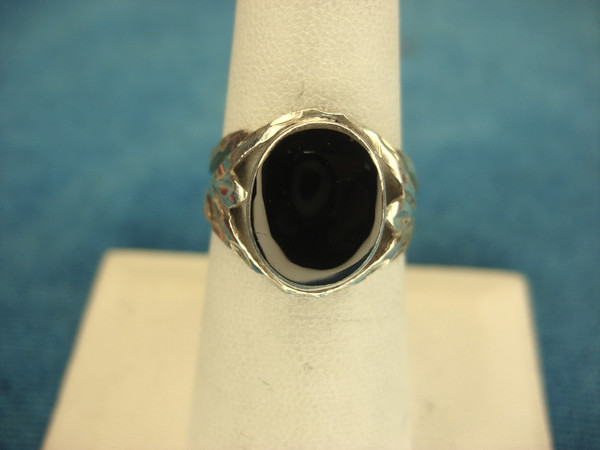 Sterling Silver Onyx Ring Size 7 3/4 - Pre-Owned