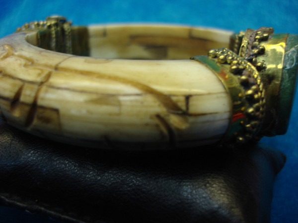 Vintage Heavy Hinged Bangle Bracelet - 7