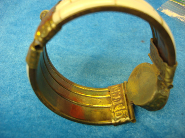 Vintage Hinged Bangle Bracelet - 7.25