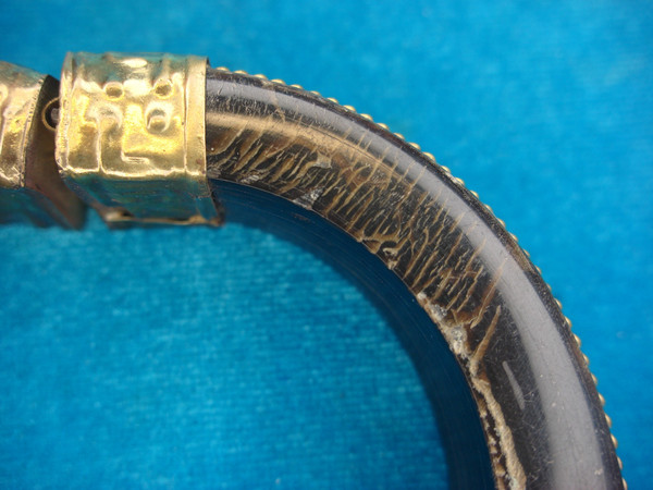 Vintage Hinged Resin Bangle Bracelet - 6.75