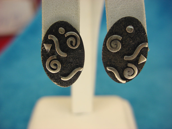 Sterling Silver Abstract Spiral Earrings with Black Enamel - Modern & Elegant (Pre-Owned)