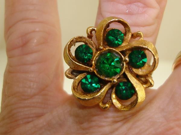 Vintage 1960s Emerald Green Rhinestone Cocktail Ring | Adjustable Size 7