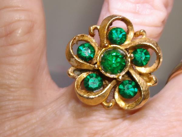 Vintage 1960s Emerald Green Rhinestone Cocktail Ring | Adjustable Size 7