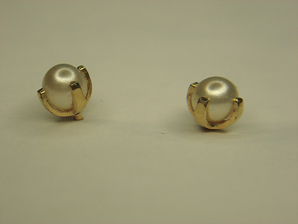 Elegant 14K Yellow Gold Cultured Pearl Stud Earrings (4mm)