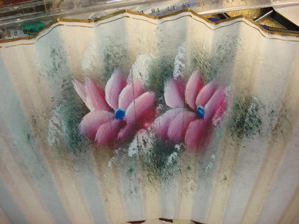 Vintage 1974 Hand-Painted Spanish Fan - Ornate Lucite & Floral Design