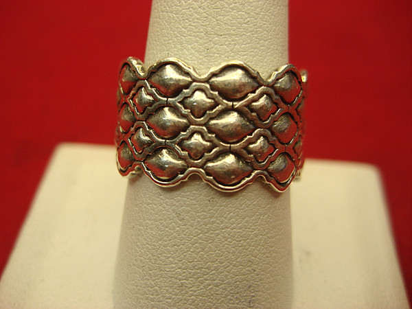 Sterling Silver Band Ring with Intricate Pattern - Size 9.5
