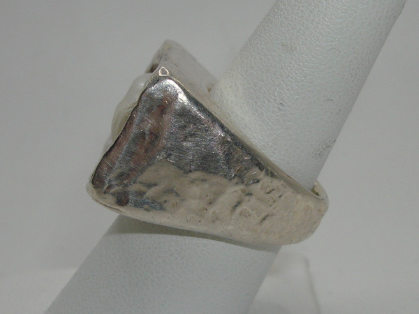 Vintage Sterling Silver Baroque Pearl Ring | Size 6 | Hammered Design