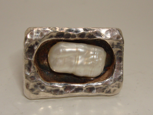Vintage Sterling Silver Baroque Pearl Ring | Size 6 | Hammered Design