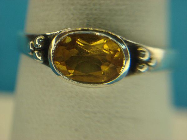 Elegant Sterling Silver Amethyst Ring (Size 7 3/4) - Pre-Owned