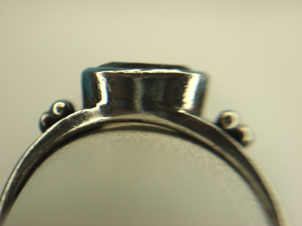 Elegant Sterling Silver Amethyst Ring (Size 7 3/4) - Pre-Owned