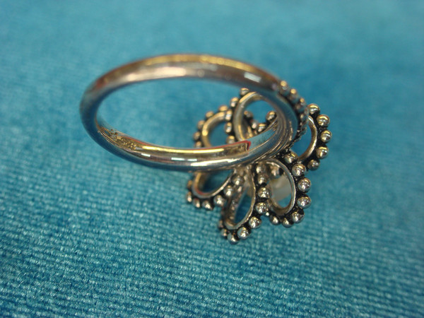 Sterling Silver Freshwater Pearl Ring - Size 7 - Pretty & Pre-Owned