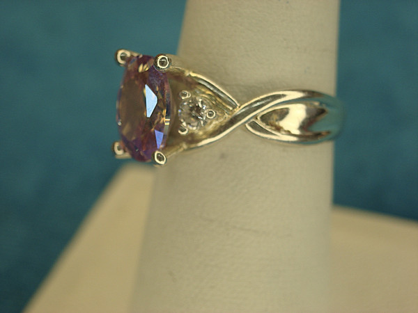 Pre-Owned Sterling Silver Ring with Pink Oval Stone - Size 7