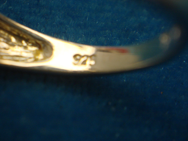 Pre-Owned Sterling Silver Ring with Pink Oval Stone - Size 7