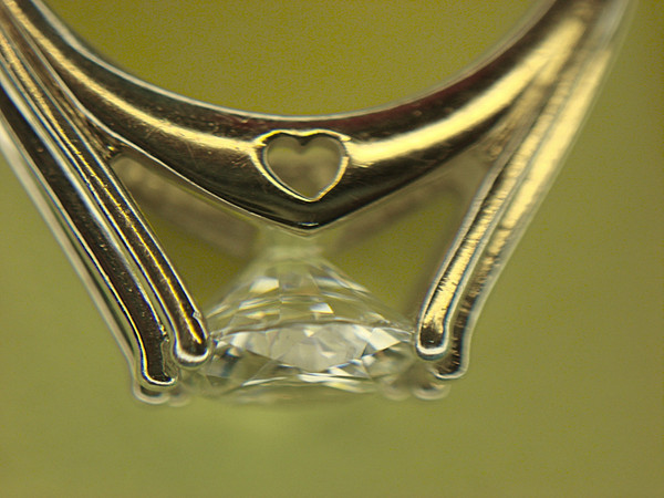 Elegant Sterling Silver Ring w/Large DQ CZ, Size 8 - Pre-Owned