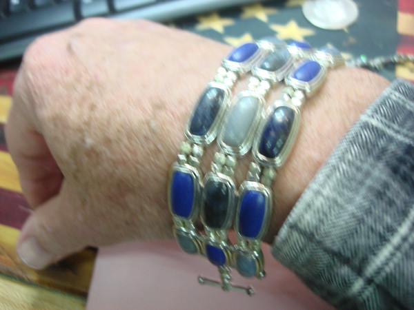 Stunning Lapis & Agate Bracelet - Silver Tone, 8 Inch