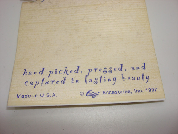 Vintage 1997 Mexico Pressed Flower Pendant Necklace -  Lucite Heart Charm