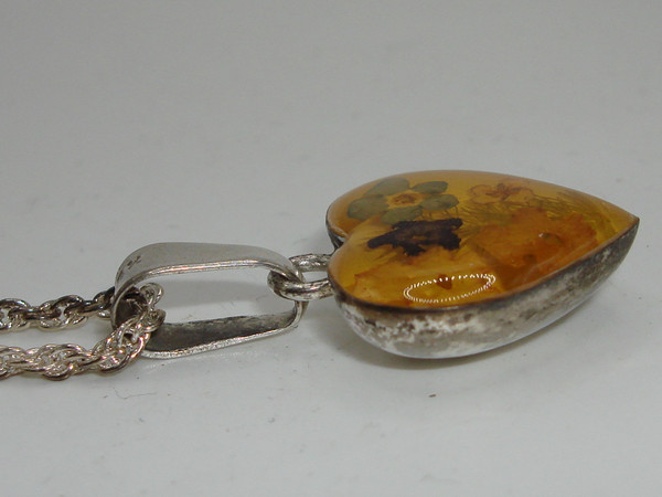 Vintage 1997 Mexico Pressed Flower Pendant Necklace -  Lucite Heart Charm