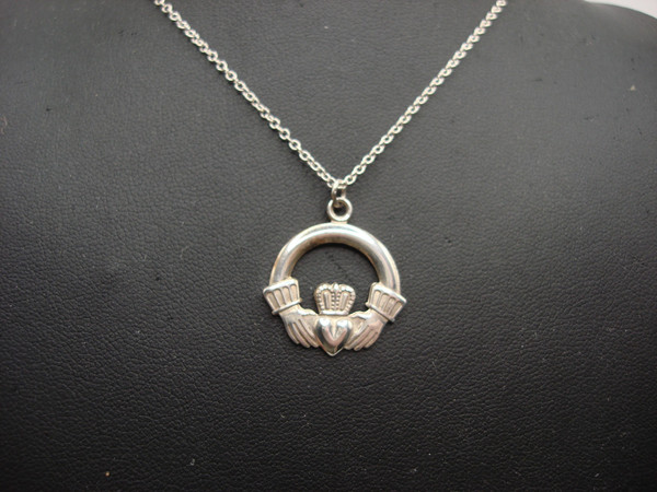 Vintage Irish Claddagh Sterling Silver Pendant Necklace - Authentic & Detailed