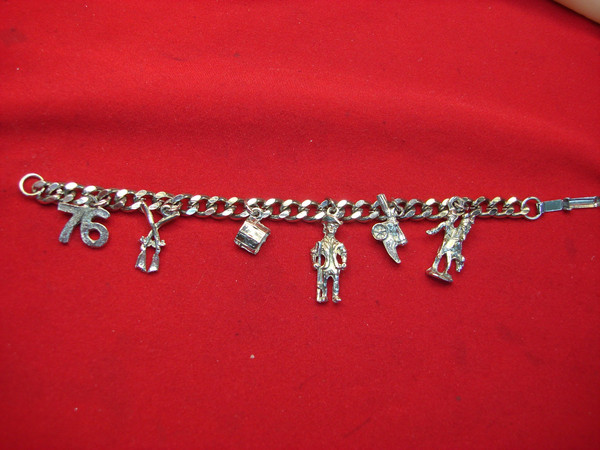 Vintage 1976 U.S. Bicentennial Charm Bracelet - Silver Tone Metal, 7 Inch