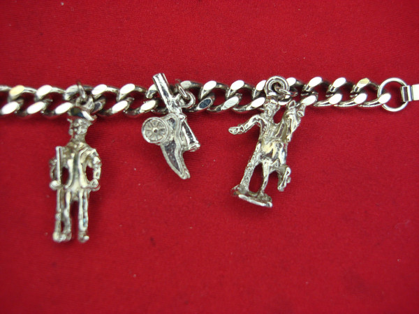 Vintage 1976 U.S. Bicentennial Charm Bracelet - Silver Tone Metal, 7 Inch