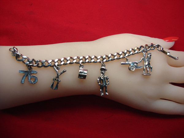 Vintage 1976 U.S. Bicentennial Charm Bracelet - Silver Tone Metal, 7 Inch