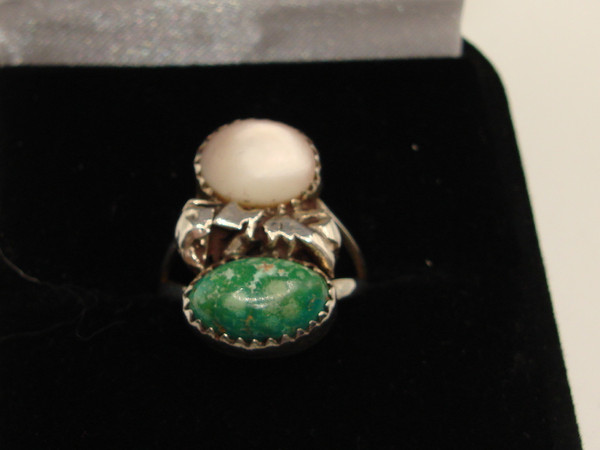 Vintage Navajo Sterling Silver Ring w/ Turquoise & MOP, Size 6.5
