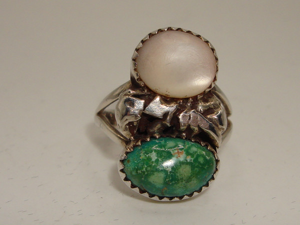 Vintage Navajo Sterling Silver Ring w/ Turquoise & MOP, Size 6.5