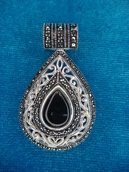 Sterling Silver Onyx & Marcasite Pendant - Pre-Owned, Excellent Condition