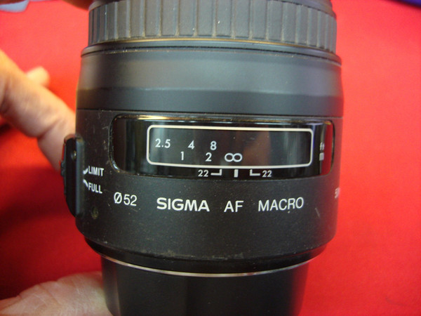 Sigma 50mm f/2.8 AF Macro Lens - Used (Excellent Condition) for Canon Rebel Cameras