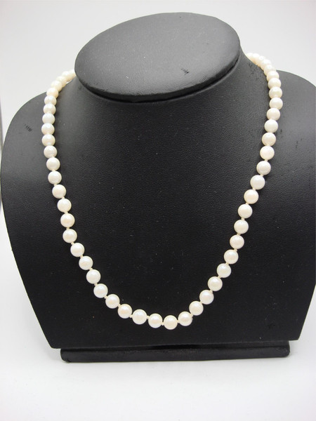 Elegant 14K Gold Freshwater Pearl Necklace (Cream, 18