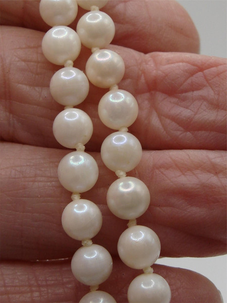 Elegant 14K Gold Freshwater Pearl Necklace (Cream, 18