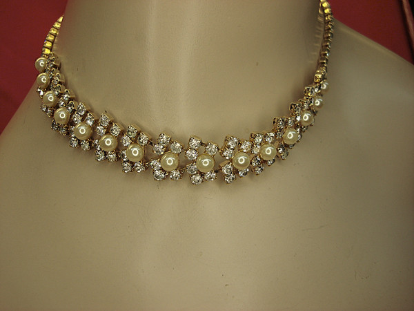 Vintage Gold Tone Choker Necklace with Faux Diamonds & Pearls (12-15 inch)