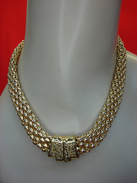 Vintage Gold Tone Magnetic Necklace - 17.5 Inches, Excellent Condition