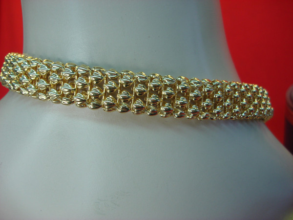 Vintage Gold Tone Magnetic Necklace - 17.5 Inches, Excellent Condition