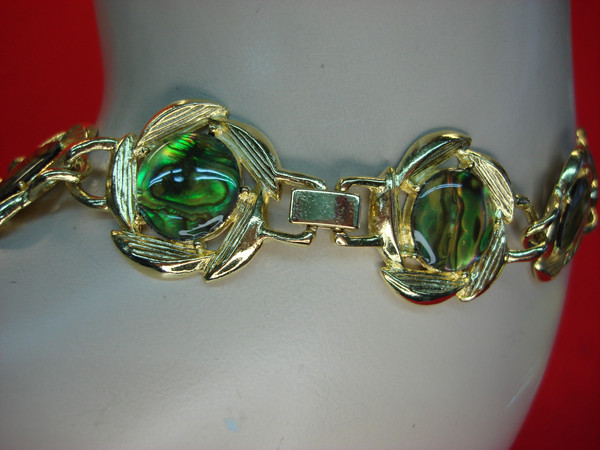 Vintage Gold Tone Abalone Leaf Necklace - 20 Inch Statement Piece