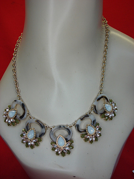 Vintage Gold Tone Necklace with Multi-Color Stones - Oval Design, 18-20 Inch