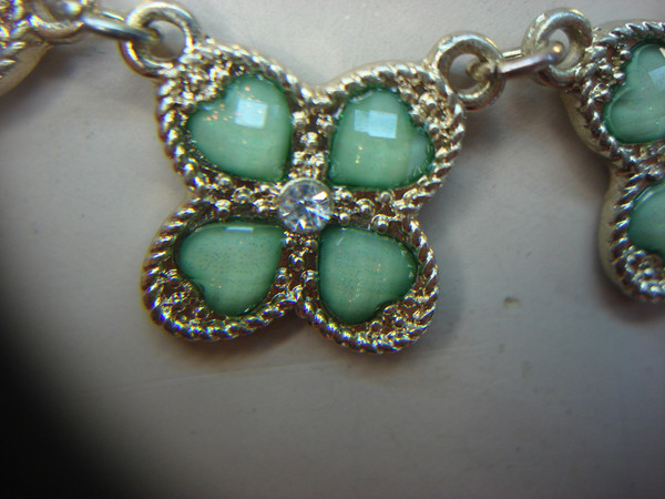 Vintage Gold-Tone 4 Leaf Clover Necklace with Green Gemstones & Simulated Diamonds