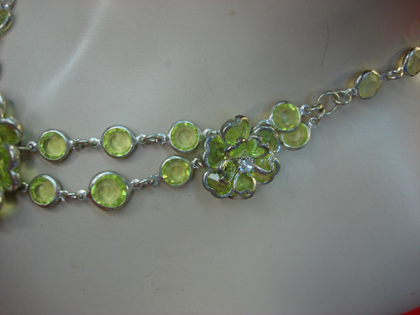 Vintage Silver Tone Necklace with Pale Green Circles & Hearts (17-20 inch)