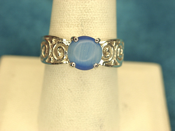 Stunning Sterling Silver Filigree Ring with Blue Stone (Size 9)